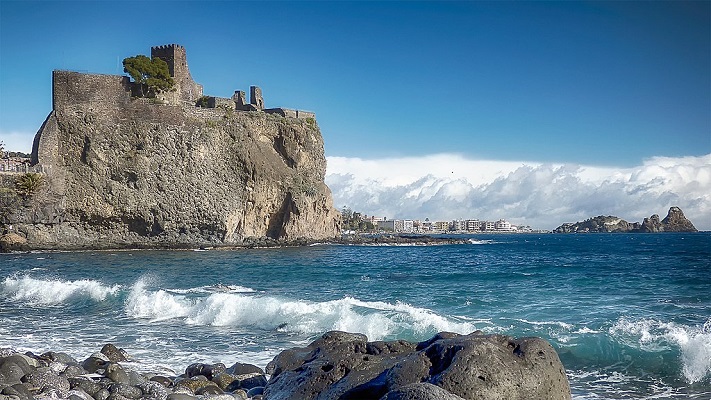 Aci Castello